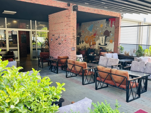 BALKAN MAHALLESİNDE DEVREN KİRALIK KURULU DÜZEN KAFE/PASTANE
