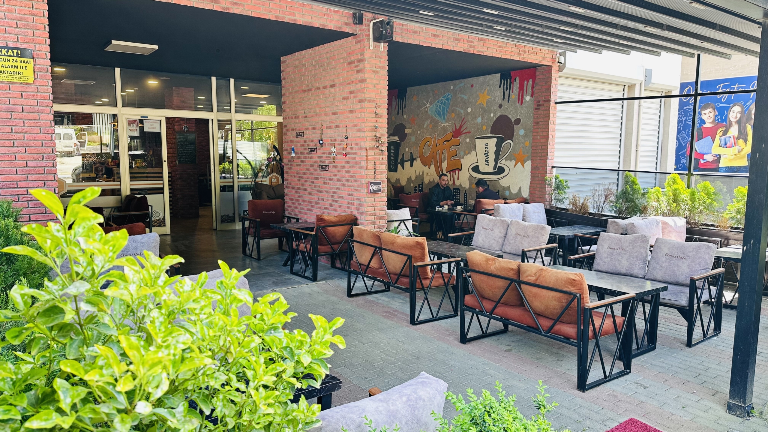 BALKAN MAHALLESİNDE DEVREN KİRALIK KURULU DÜZEN KAFE/PASTANE