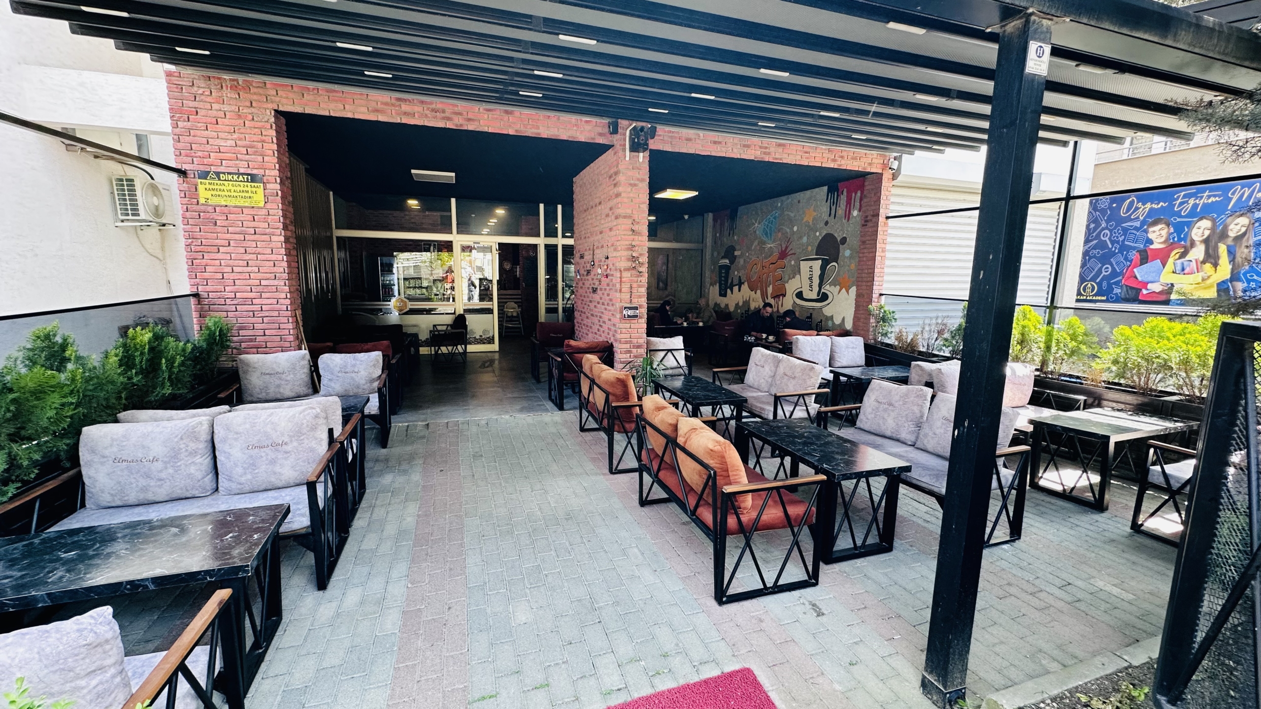 BALKAN MAHALLESİNDE DEVREN KİRALIK KURULU DÜZEN KAFE/PASTANE