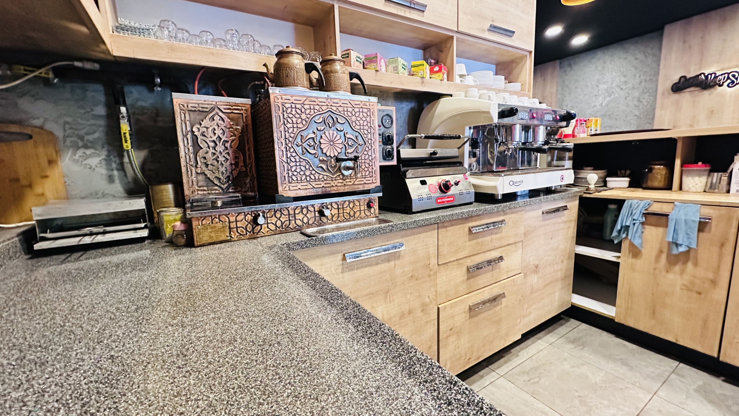 BALKAN MAHALLESİNDE DEVREN KİRALIK KURULU DÜZEN KAFE/PASTANE