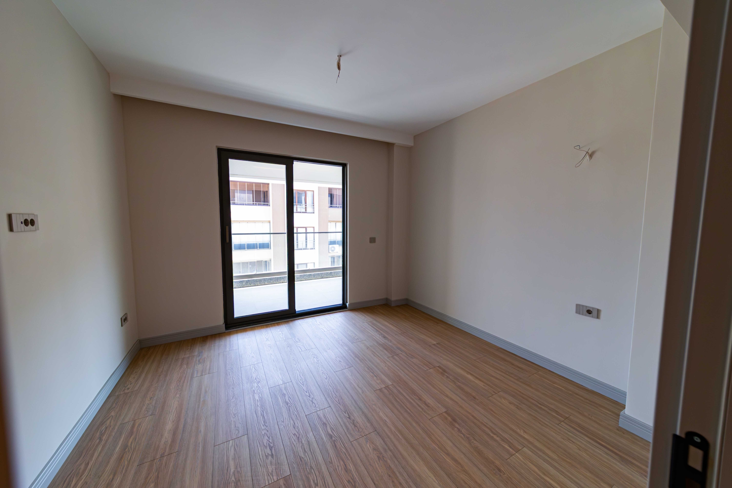 MT-26 LENTUS ÖZLÜCE ! ÅžEHRİN TAM KALBİNDE SATILIK LÜKS 2+1 DAİRE…