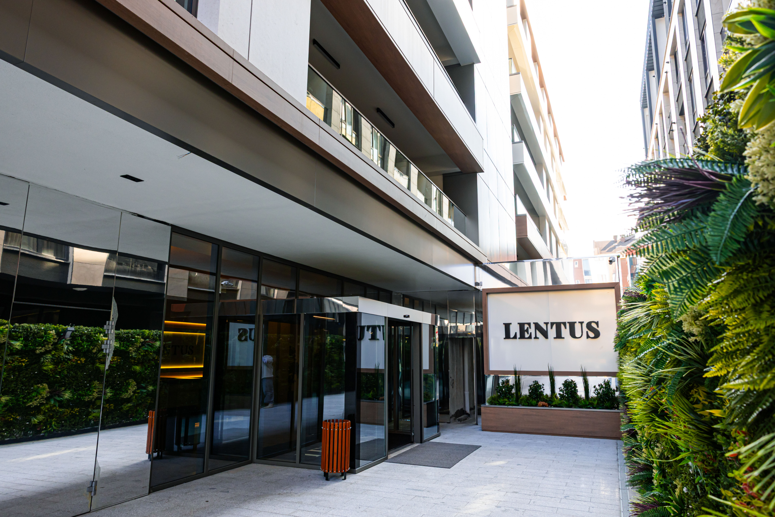 MT-6206 LENTUS ÖZLÜCE ! ÅžEHRİN TAM KALBİNDE SATILIK LÜKS 2+1 DAİRE…