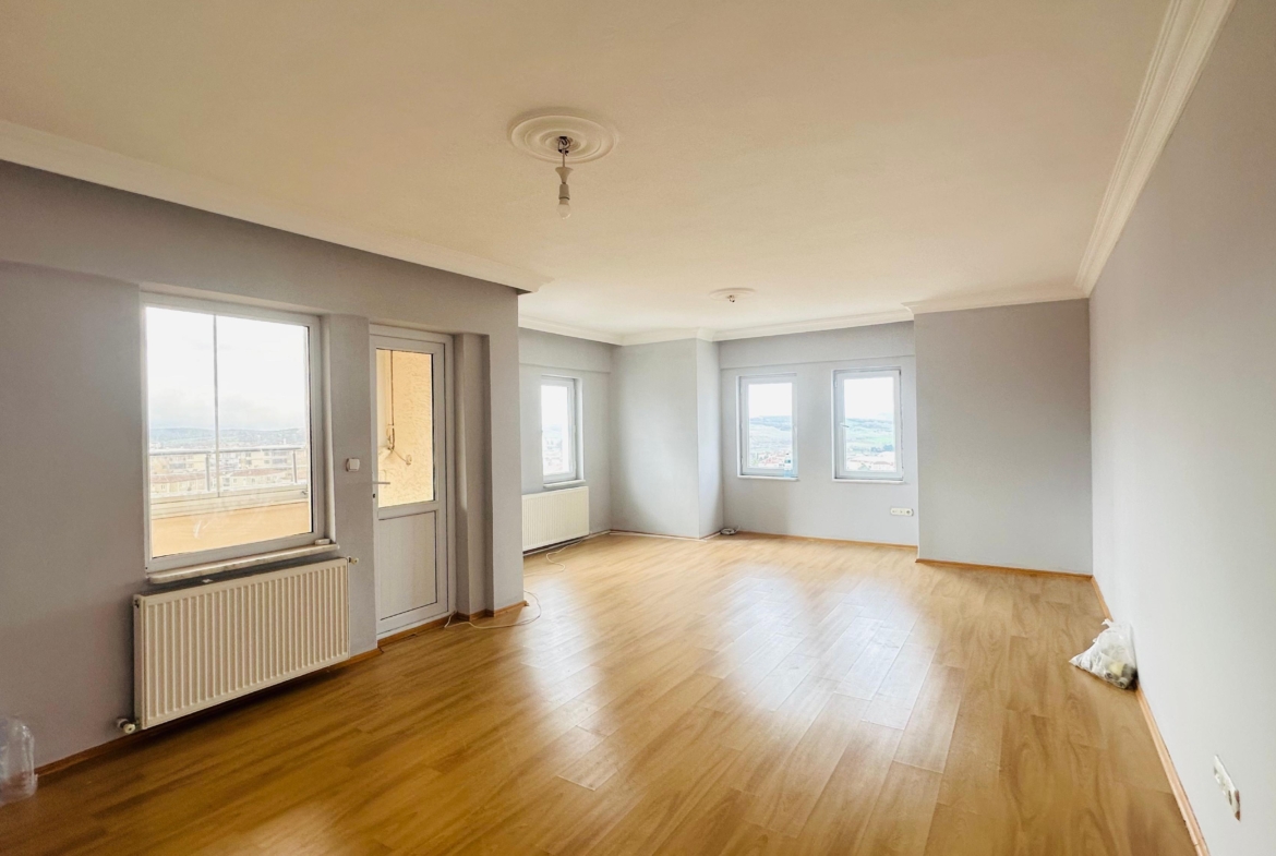 Kurtuluş’ta Acil Satılık 3+1 Daire: 135m², Nezih Konum