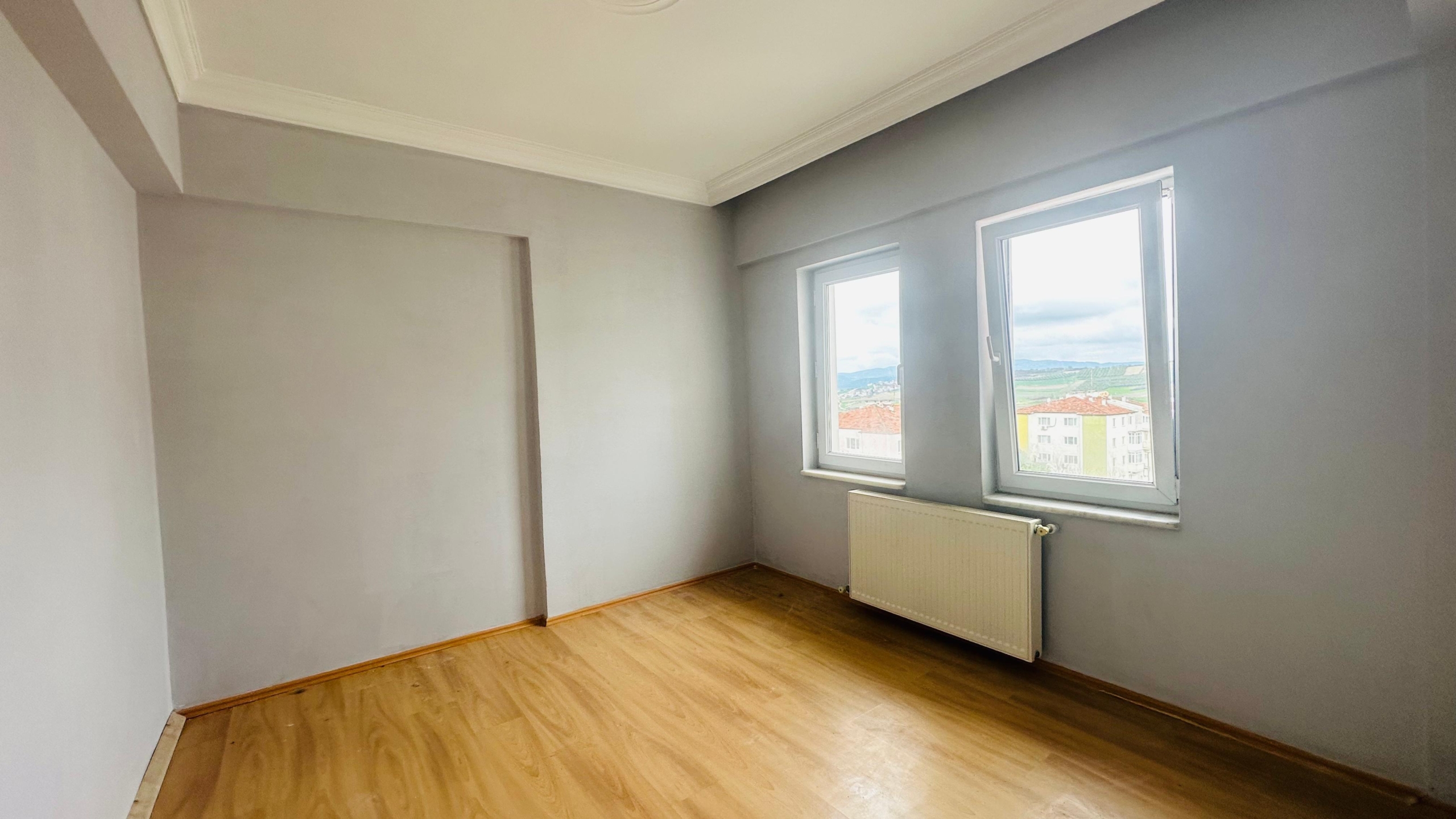 WhatsApp Image 2026-06-23 at 17.17.25 (5) Kurtuluş’ta Acil Satılık 3+1 Daire: 135m², Nezih Konum