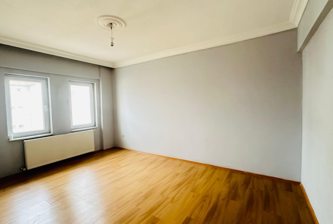 Kurtuluş’ta Acil Satılık 3+1 Daire: 135m², Nezih Konum
