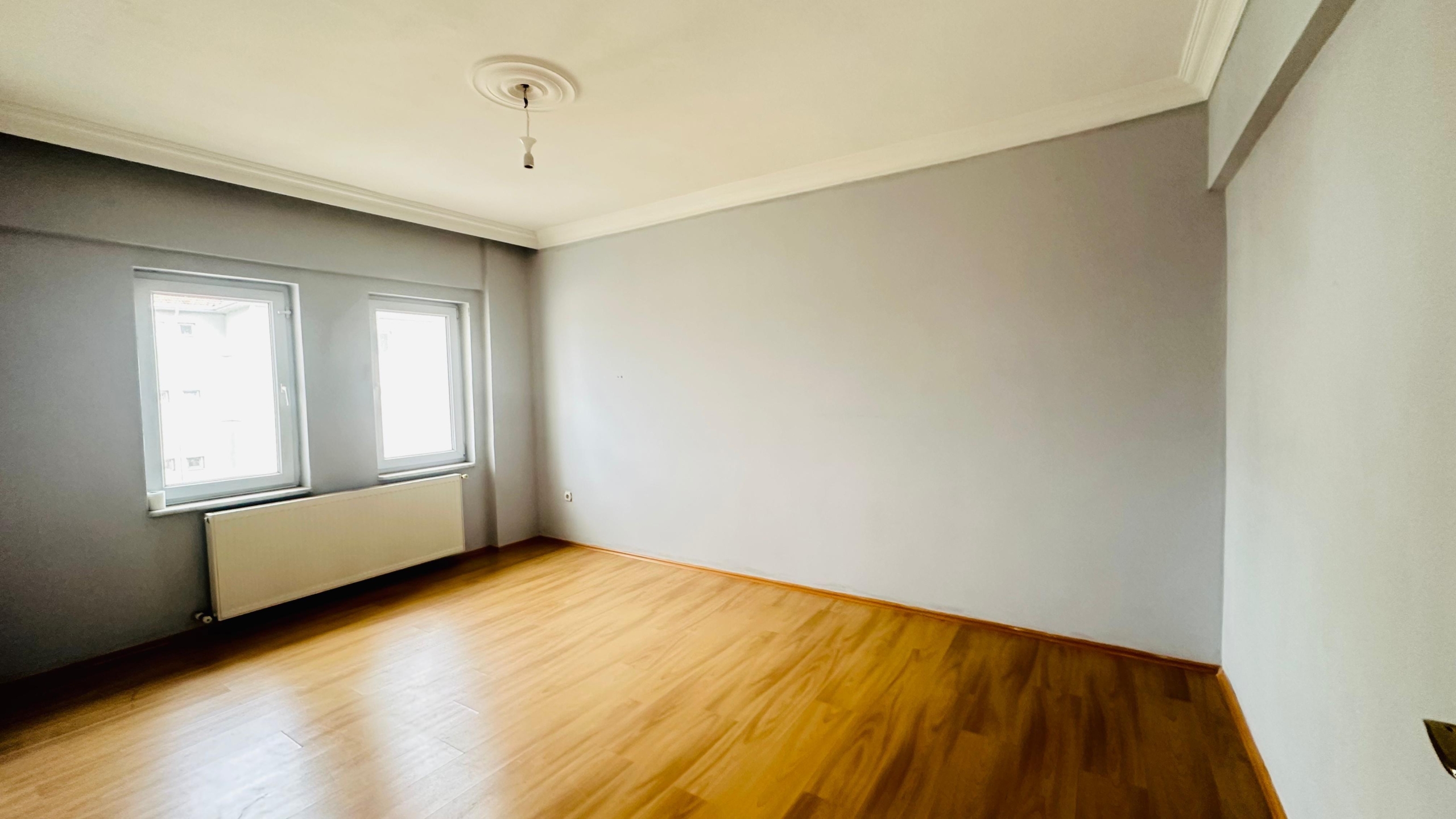 WhatsApp Image 2026-06-23 at 17.17.25 (6) Kurtuluş’ta Acil Satılık 3+1 Daire: 135m², Nezih Konum