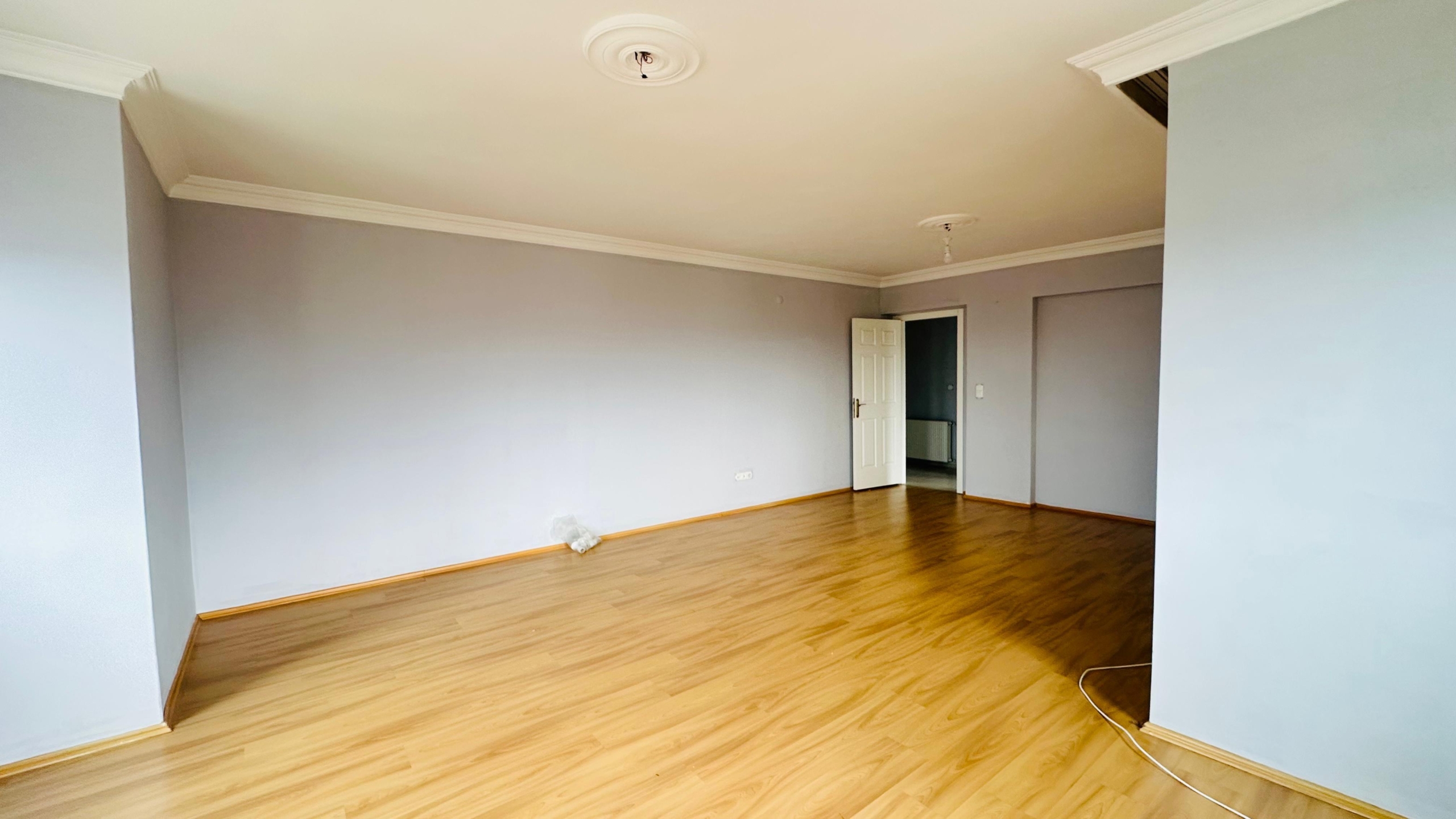 WhatsApp Image 2026-06-23 at 17.17.25 (8) Kurtuluş’ta Acil Satılık 3+1 Daire: 135m², Nezih Konum