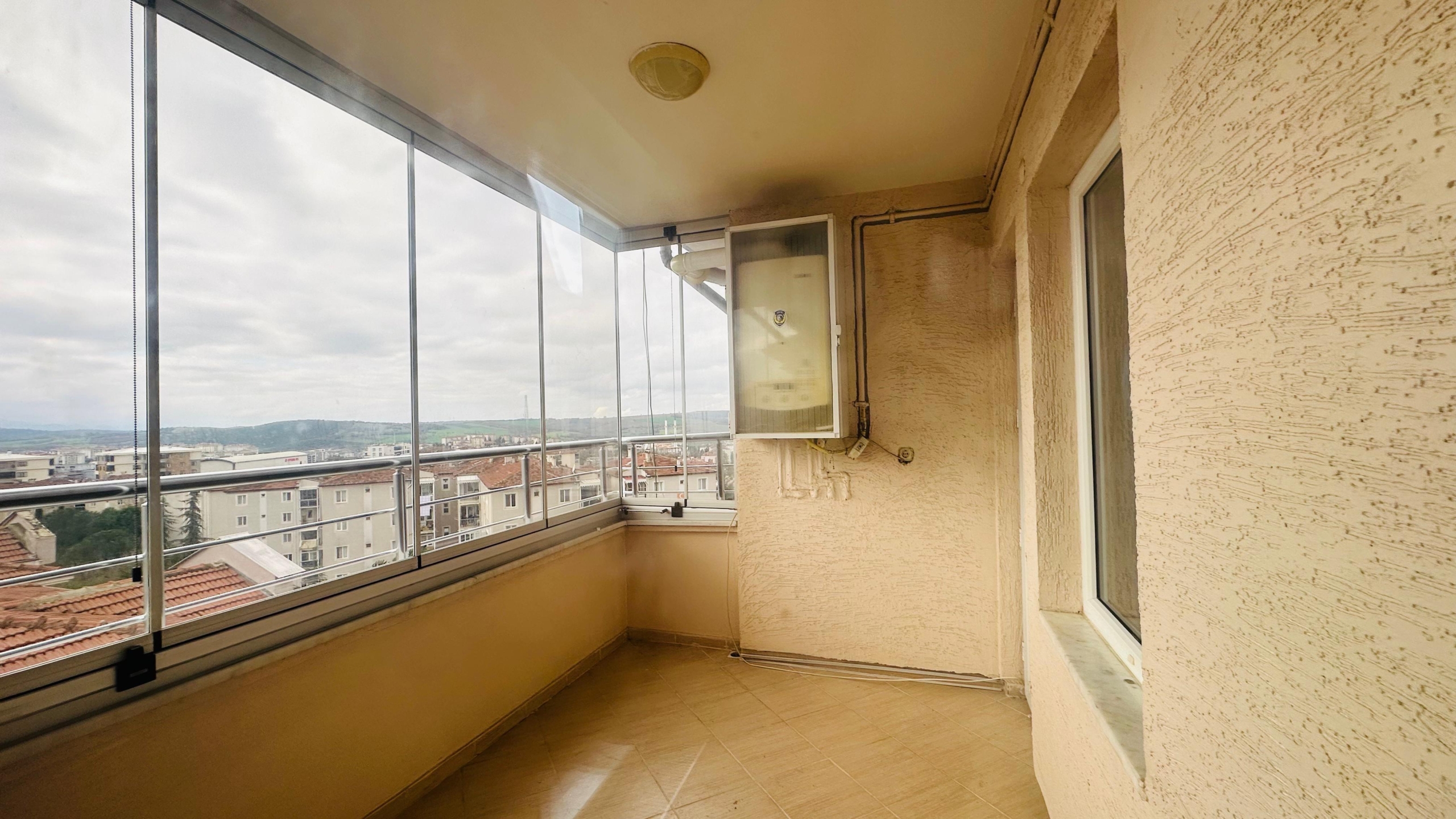WhatsApp Image 2026-06-23 at 17.17.25 Kurtuluş’ta Acil Satılık 3+1 Daire: 135m², Nezih Konum